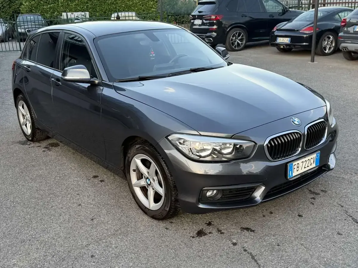 Usata BMW 114 Urban Line 95 CV (69 kW) 2015 Grigio Utilitaria