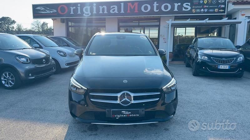 Usata Mercedes B180 Premium 116 CV (85 kW) 2019 Marrone Monovolume