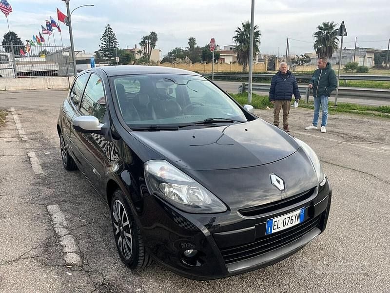 Usata Renault Clio IV 89 CV (65 kW) 2012 Nero Berlina