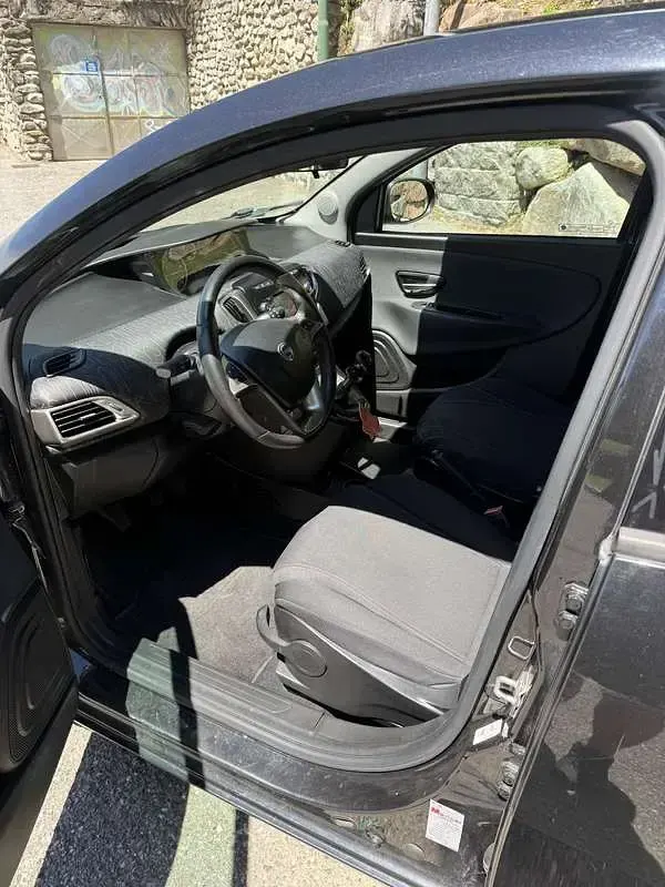 Usata Lancia Ypsilon 69 CV (50 kW) 2014 Utilitaria