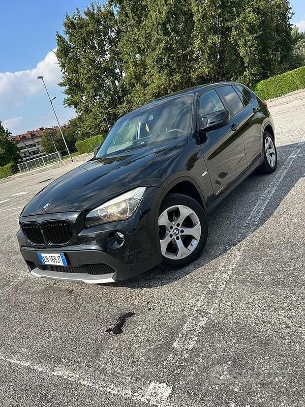 Nero Usata 2013 BMW X1 SUV | 6500 € (Buon prezzo) - Immagine 1/4