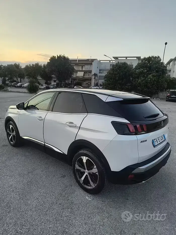 Usata Peugeot 3008 GT-line 150 CV (110 kW) 2018 Bianco SUV