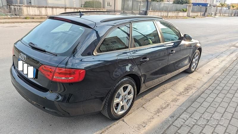 Usata Audi A4 Ambiente 143 CV (105 kW) 2011 Blu Station wagon
