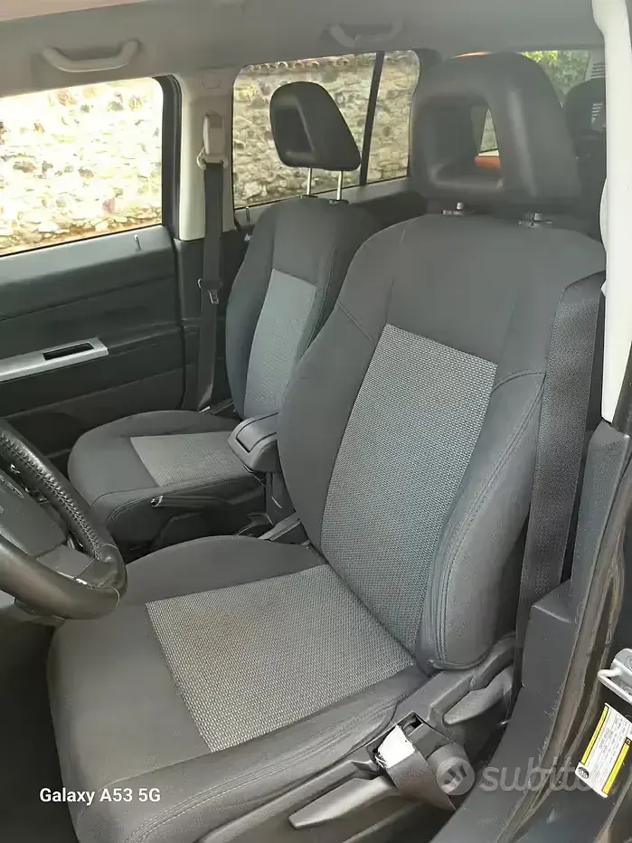 Usata Jeep Patriot 140 CV (102 kW) 2009 Grigio SUV