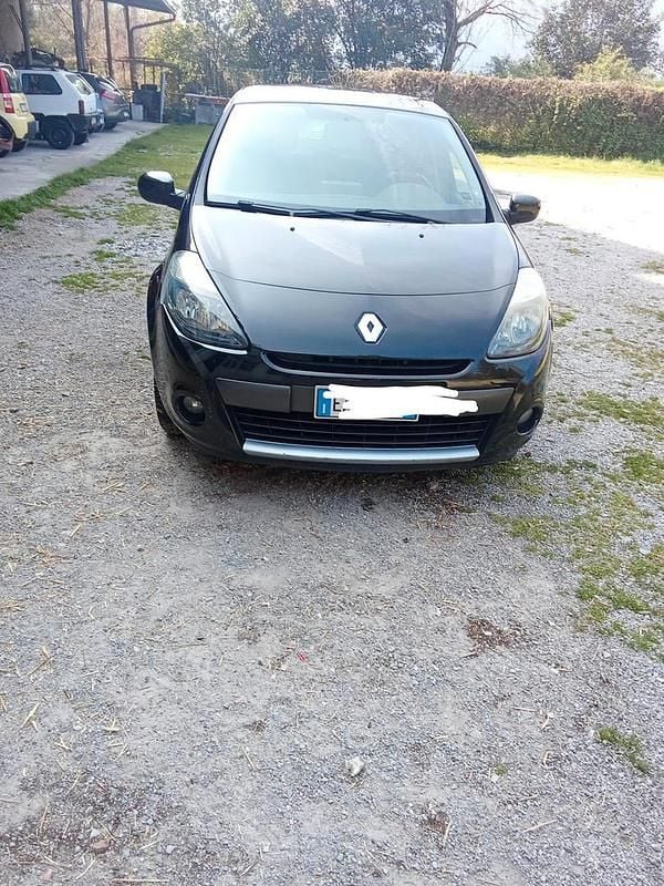 Usata Renault Clio II 63 CV (46 kW) 2010 Nero Utilitaria