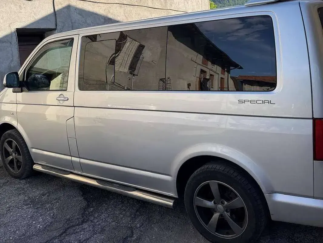Usata VW Multivan Startline 140 CV (102 kW) 2015 Grigio Monovolume