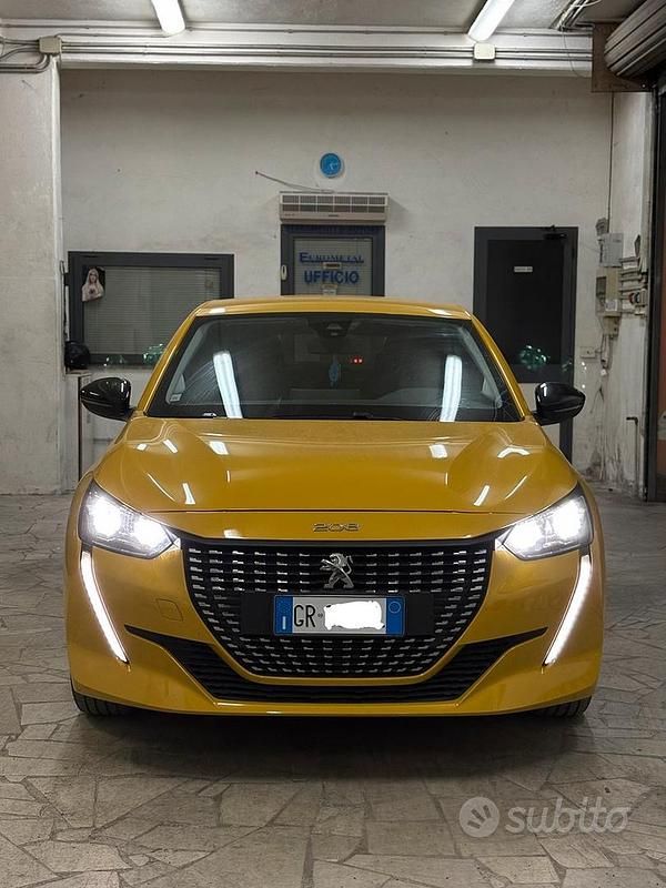 Usata Peugeot 208 Active 75 CV (55 kW) 2023 Giallo Utilitaria