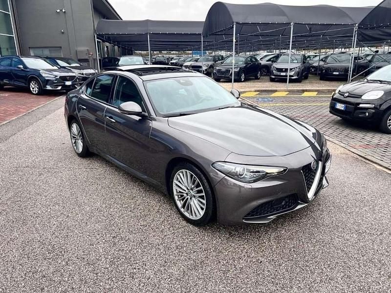 Usata Alfa Romeo Giulia Executive 190 CV (139 kW) 2019 Grigio scuro Berlina