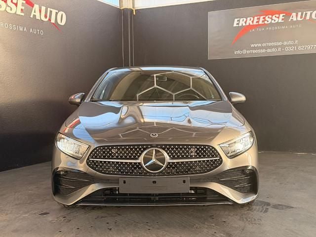 Usata Mercedes A200 AMG Line Premium 163 CV (119 kW) 2025 Grigio