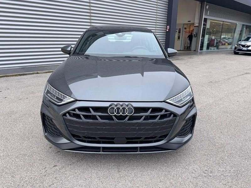 Usata Audi A3 S-Line 150 CV (110 kW) 2025 Grigio Berlina