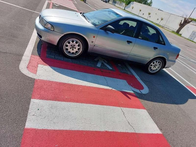 Usata Audi A4 150 CV (110 kW) 1996 Grigio Berlina
