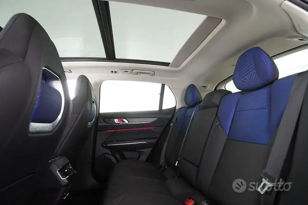 Usata Lynk & Co 01 261 CV (191 kW) 2023 Nero SUV