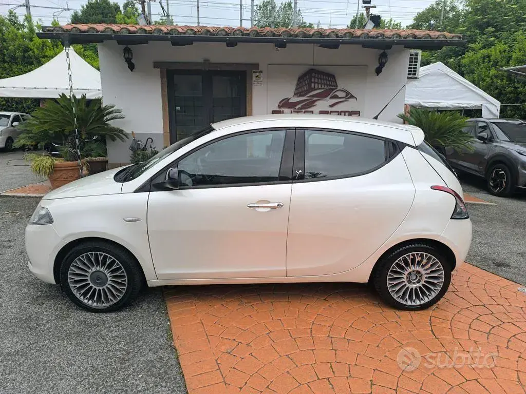 Usata Lancia Ypsilon S 84 CV (61 kW) 2011 Bianco Utilitaria