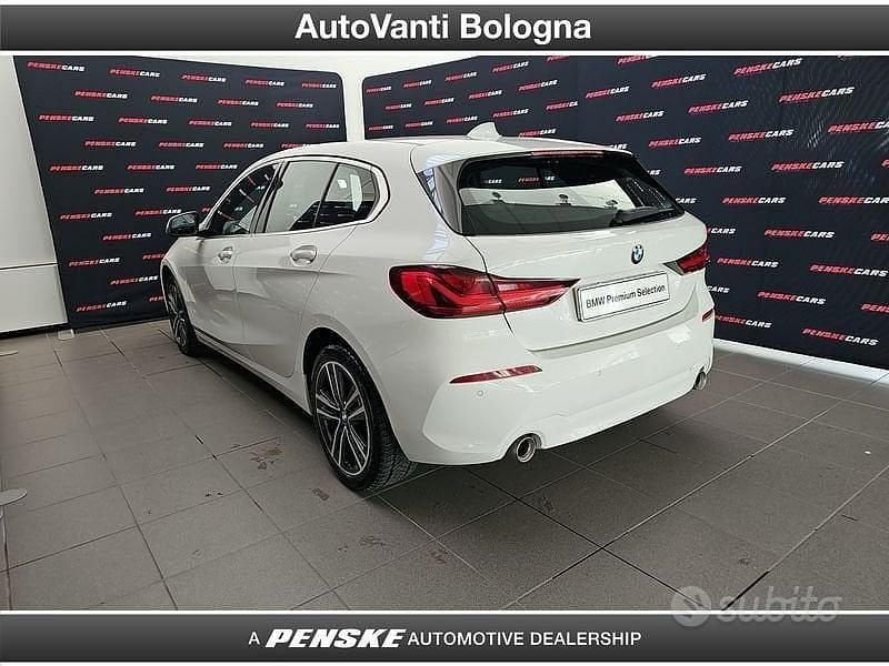 Usata BMW 118 Advantage 150 CV (110 kW) 2021 Bianco Utilitaria