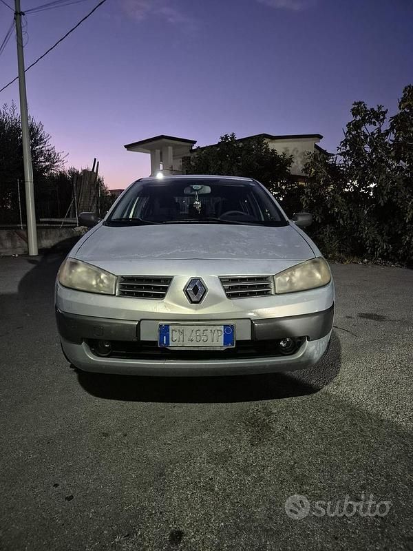 Usata 2004 Renault Mégane II Tre volumi | 500 € - Immagine 1/4