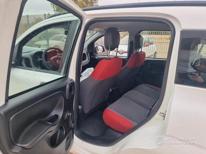 Usata Fiat Panda Easy 74 CV (54 kW) 2015 Bianco Utilitaria