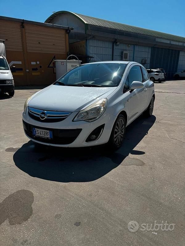 Usata Opel Corsa 85 CV (62 kW) 2013 Bianco Utilitaria