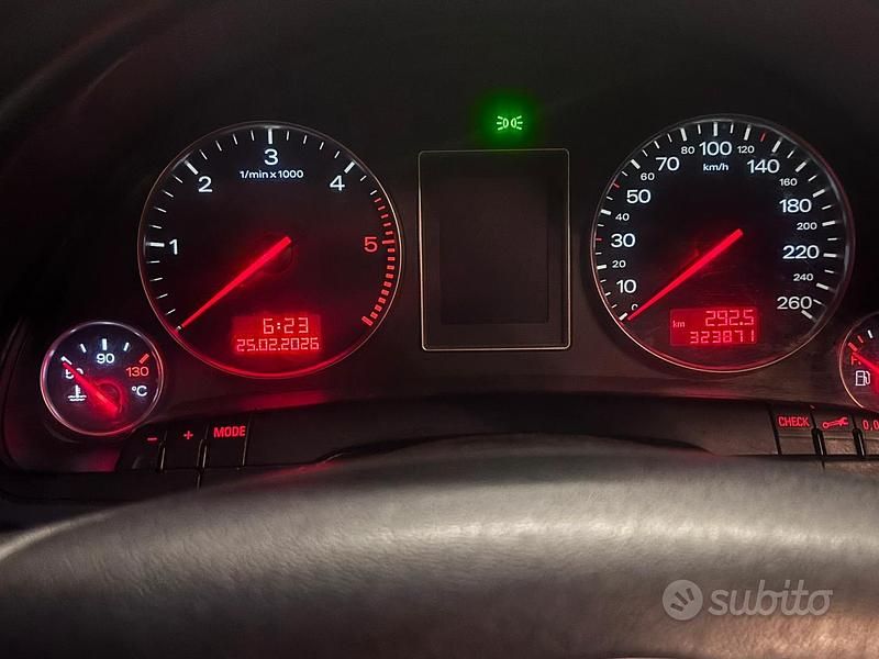 Usata Audi A4 101 CV (74 kW) 2004 Grigio Station wagon