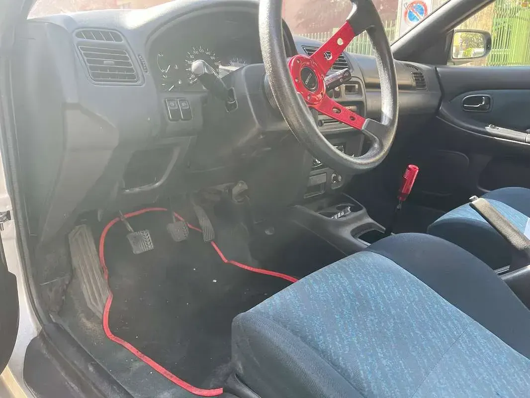Usata Mazda 323F 144 CV (105 kW) 1998 Argento Berlina
