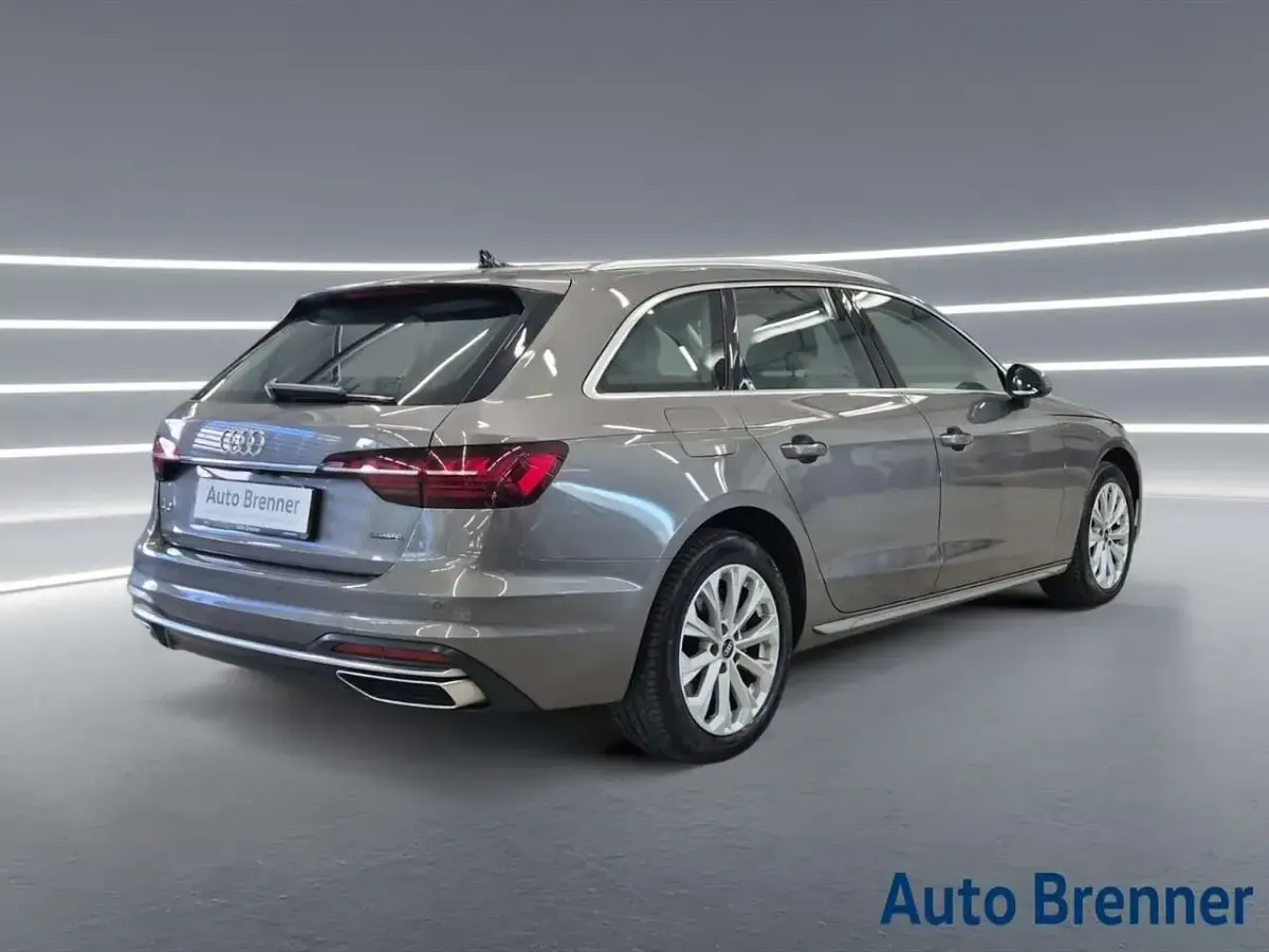 Usata Audi A4 Advanced 204 CV (150 kW) 2021 Grigio metallizzato Station wagon