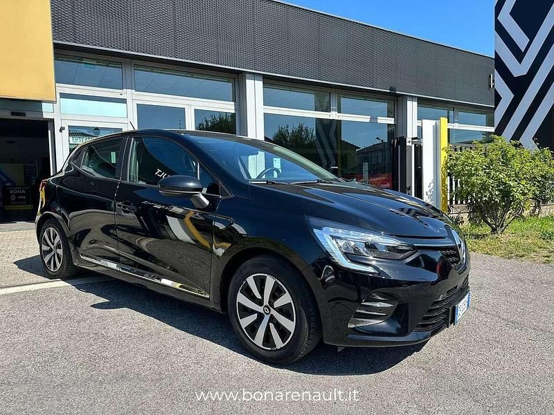 Käytetty Renault Clio V Zen 140 HP (102 kW) 2021 Musta Viistoperä