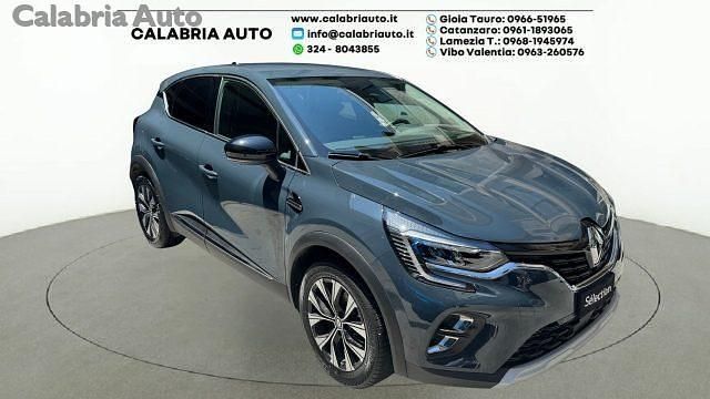Second-hand Renault Captur Techno 145 CP (106 kW) 2023 Albastru SUV