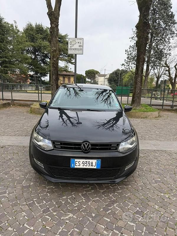 Usata VW Polo Trendline 64 CV (47 kW) 2014 Nero Berlina