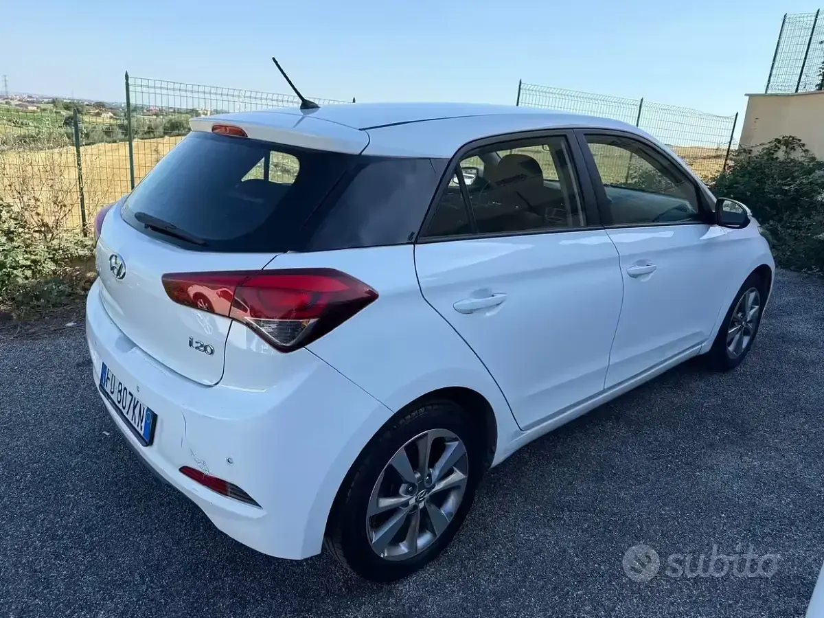 Usata Hyundai i20 Style 75 CV (55 kW) 2017 Bianco Berlina