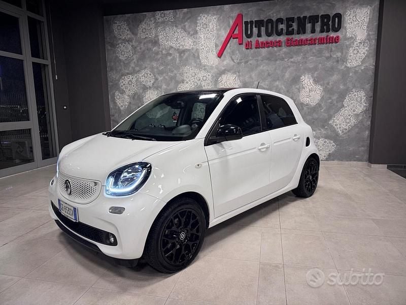 Bianco Usata 2019 Smart ForFour Passion Utilitaria | 13.900 € (Molto cara) - Immagine 1/4