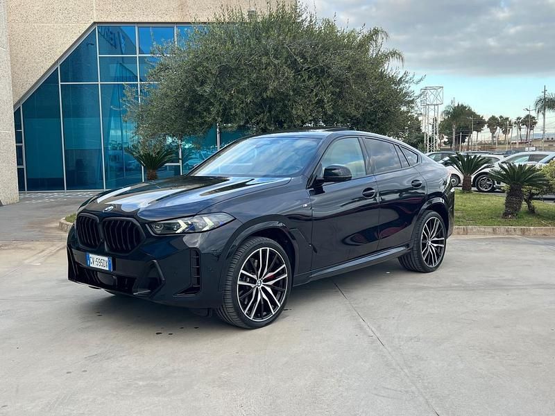Blu Usata 2024 BMW X6 M Sport SUV | 79.900 € (Molto cara) - Immagine 1/4