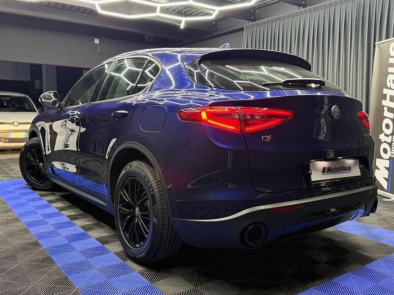Usata Alfa Romeo Stelvio Business 190 CV (139 kW) 2021 Blu/azzurro SUV