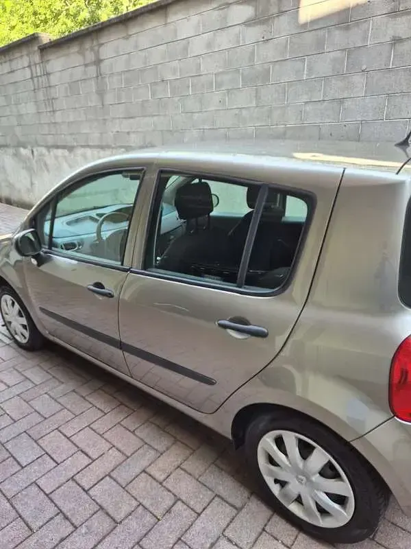Usata Renault Modus Dynamique 75 CV (55 kW) 2008 Monovolume