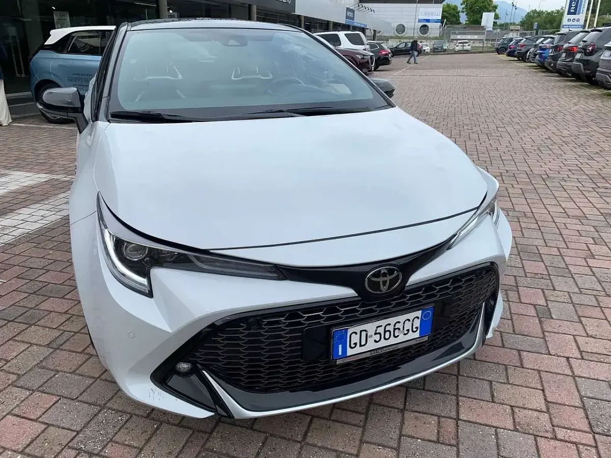 Usata Toyota Corolla Sport 152 CV (111 kW) 2021 Bianco Berlina