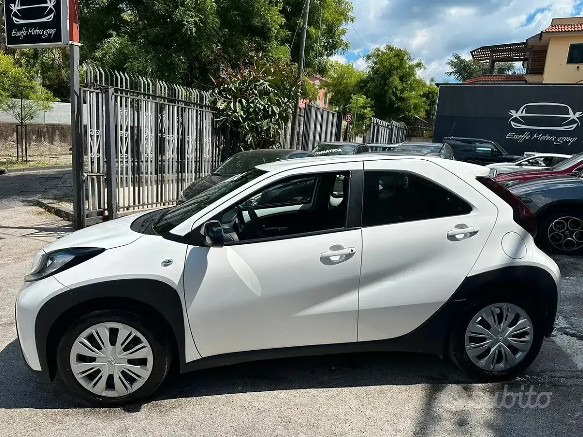 Usata Toyota Aygo X Trend 72 CV (52 kW) 2022 Bianco SUV
