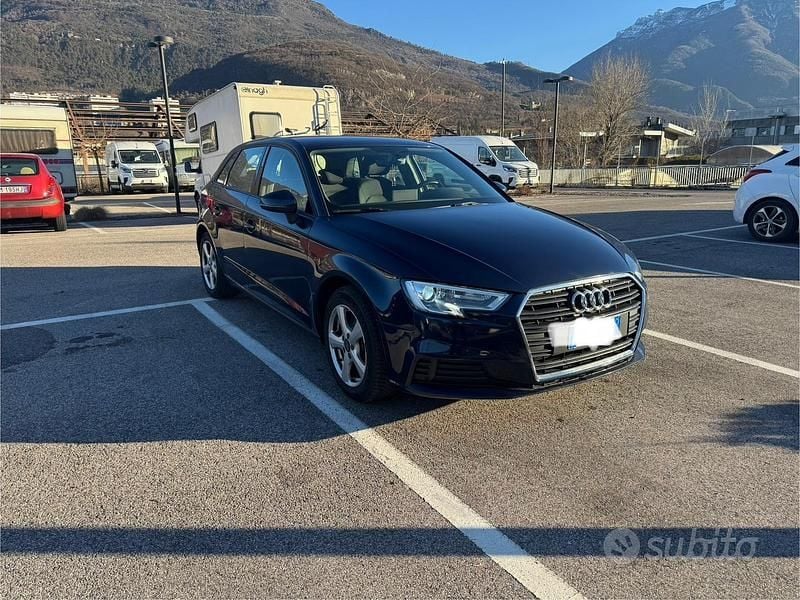Usata Audi A3 Sport 150 CV (110 kW) 2018 Blu Berlina