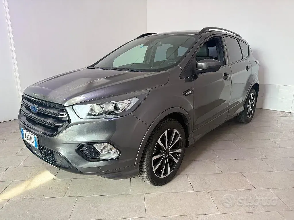 Usata Ford Kuga ST-Line 120 CV (88 kW) 2019 Grigio SUV