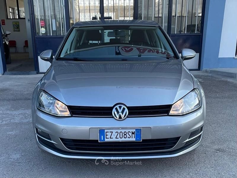 Grigio Usata 2015 VW Golf VII Highline Tre volumi | 8999 € (Super prezzo) - Immagine 1/4