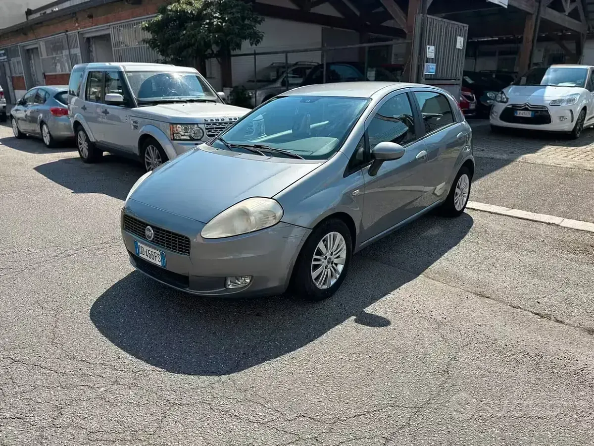 Usata Fiat Grande Punto Emotion 95 CV (69 kW) 2006 Utilitaria