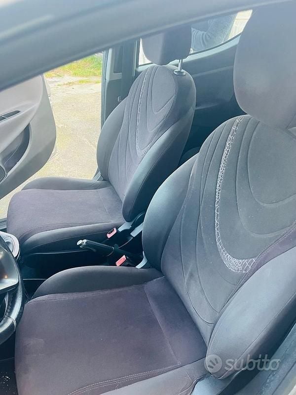 Usata Lancia Ypsilon 95 CV (69 kW) 2011 Grigio Utilitaria