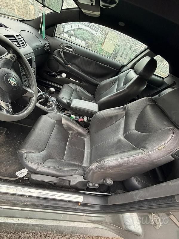 Usata Alfa Romeo GT 150 CV (110 kW) 2005 Grigio Coupé