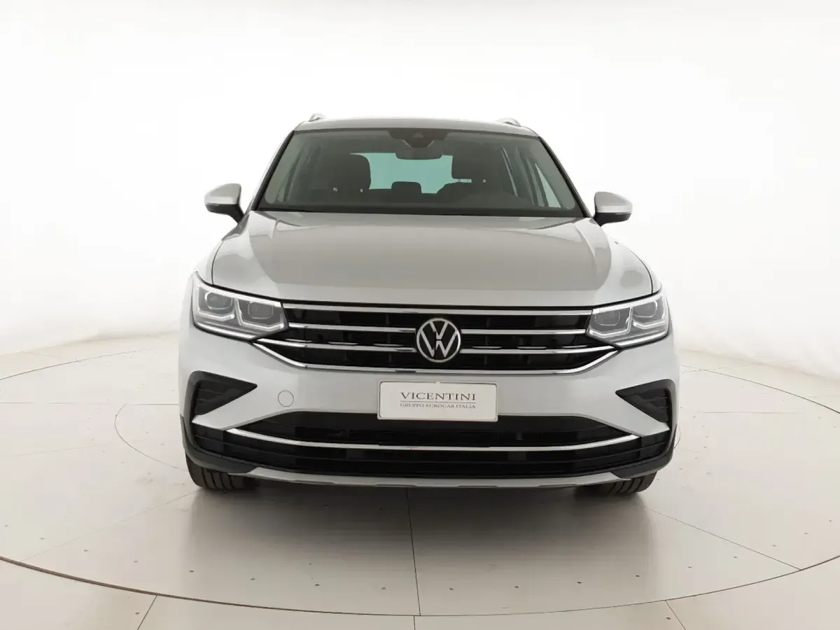 Usata VW Tiguan Elegance 150 CV (110 kW) 2023 Reflex silver metallizzato SUV