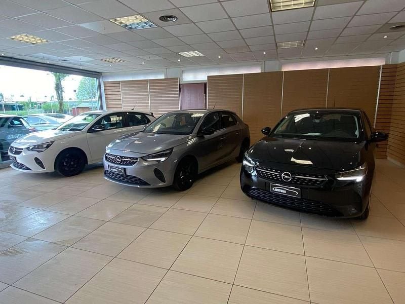 Usata Opel Corsa Edition 75 CV (55 kW) 2023 Argento Utilitaria