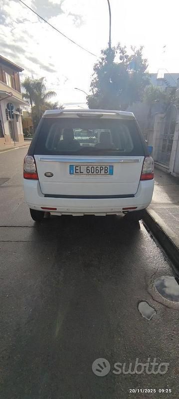 Usata Land Rover Freelander 2 190 CV (139 kW) 2012 Bianco SUV