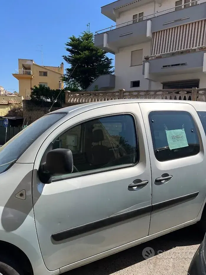 Usata Renault Kangoo 75 CV (55 kW) 2011 Grigio Monovolume