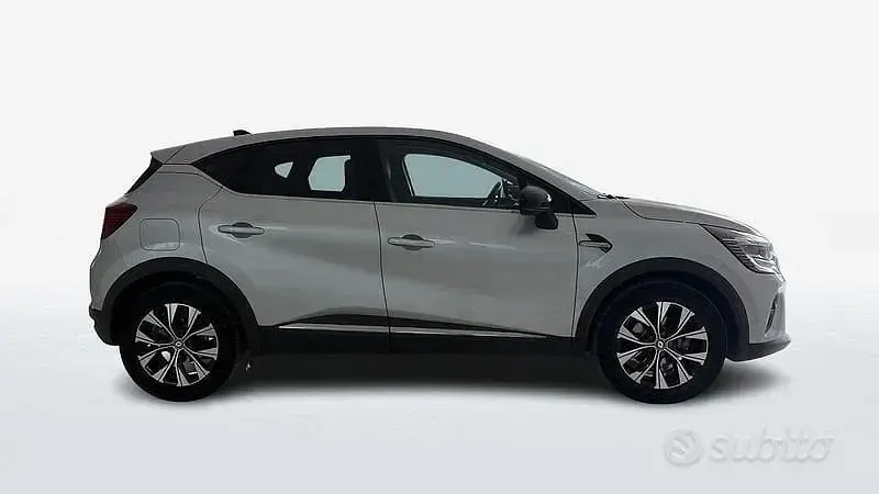 Usata Renault Captur Techno 94 CV (69 kW) 2023 Grigio SUV