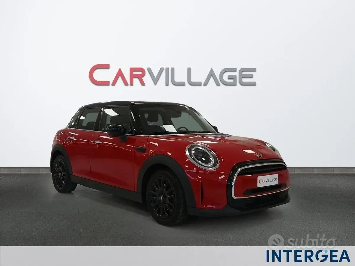 Usata Mini Cooper Classic 136 CV (100 kW) 2024 Rosso Utilitaria
