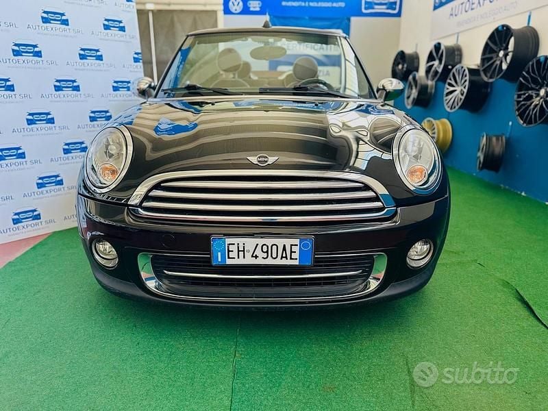 Usata Mini Cooper Cabriolet 122 CV (89 kW) 2012 Nero Cabrio