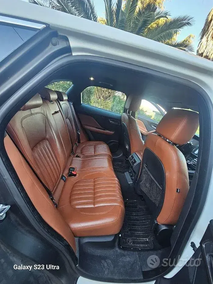 Usata Jaguar F-Pace Portfolio 180 CV (132 kW) 2016 Bianco SUV