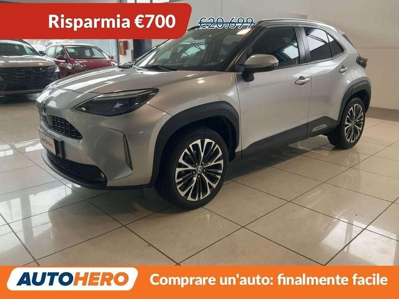 Usata Toyota Yaris Cross Lounge 92 CV (67 kW) 2023 Argento SUV