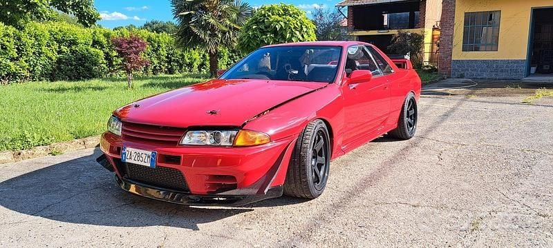 Usata Nissan Skyline 215 CV (158 kW) 1990 Rosso